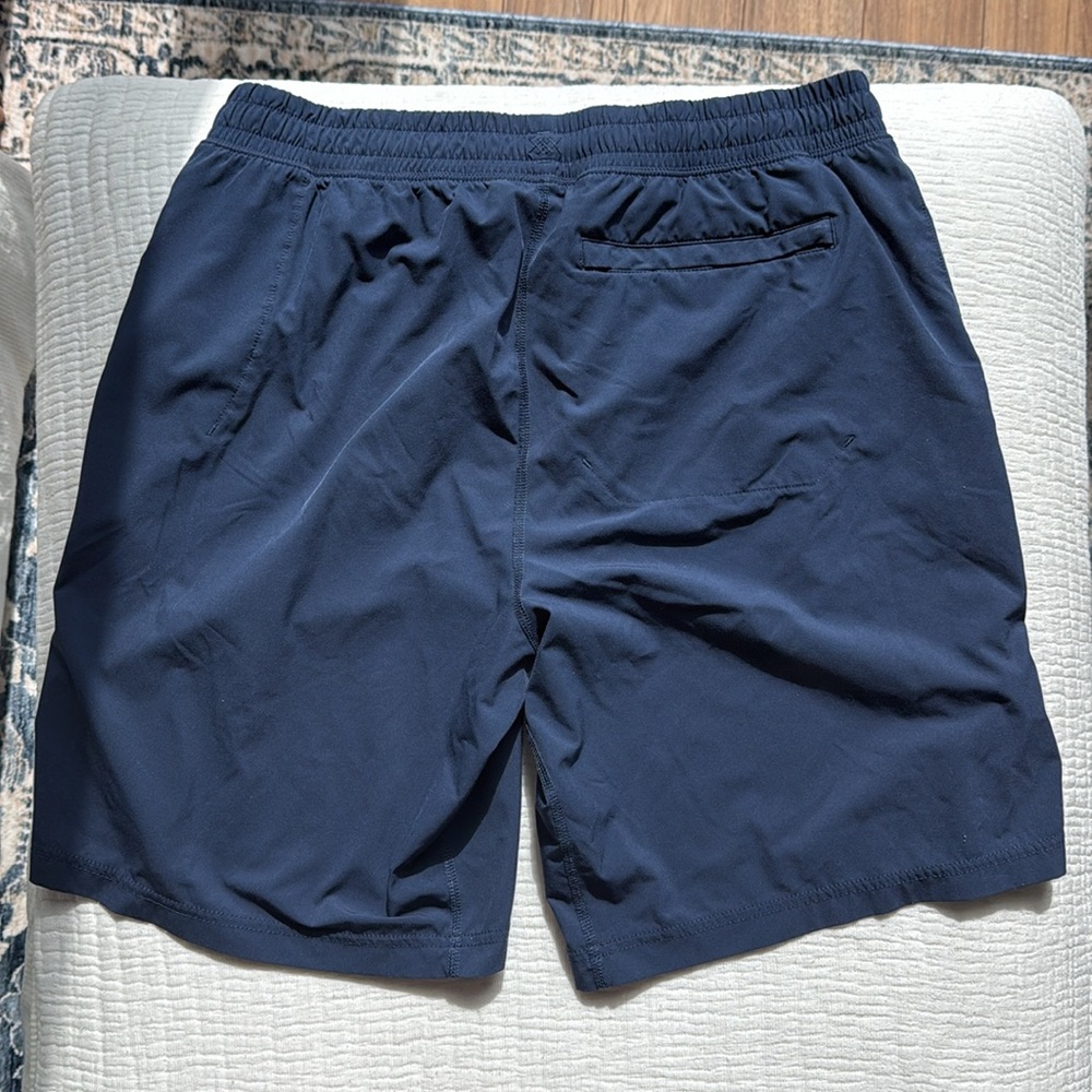 Rhone mako 9” navy athletic shorts size L, NWOT - Picture 5 of 6